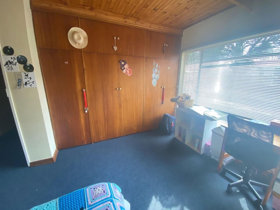 5 Bedroom Property for Sale in Ladybrand Free State